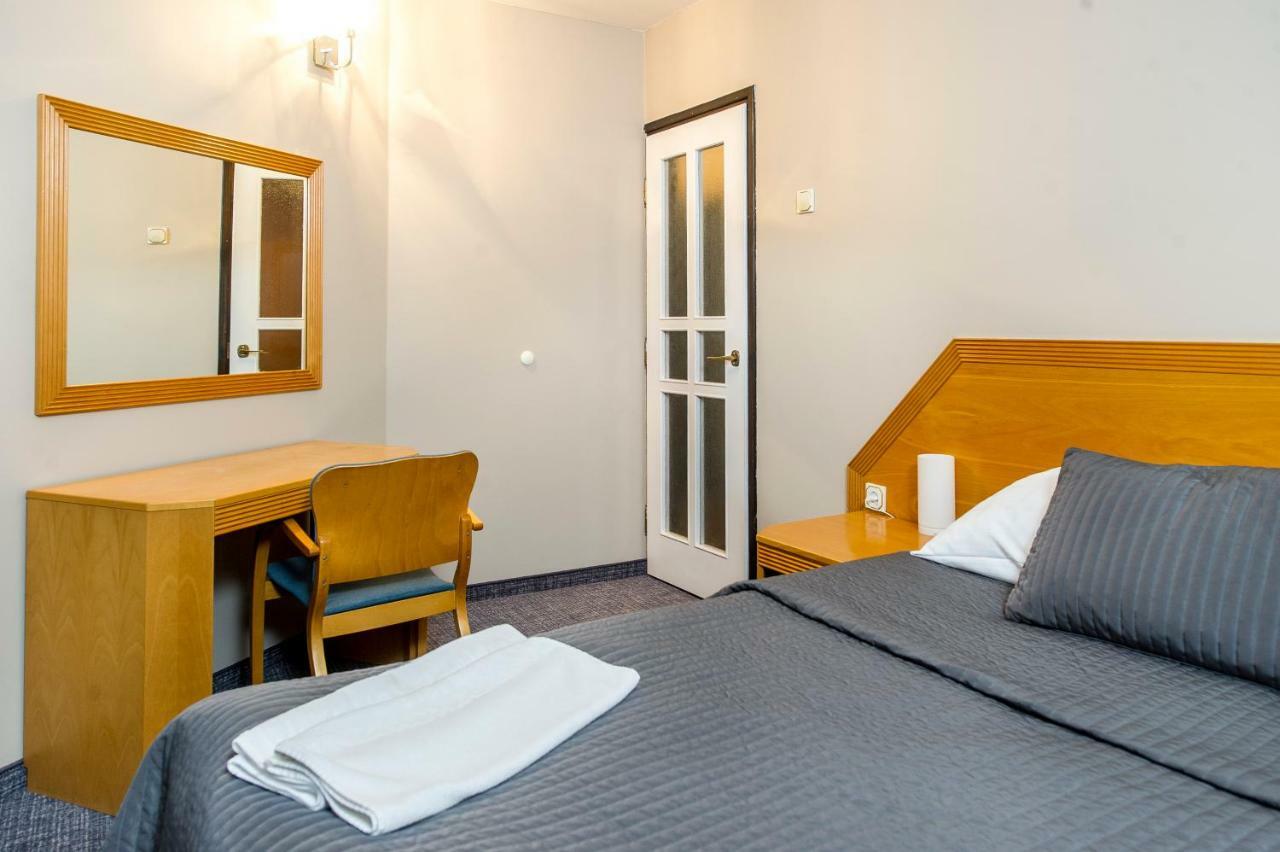 Wawrzkowizna Hotell Rząsawa Eksteriør bilde