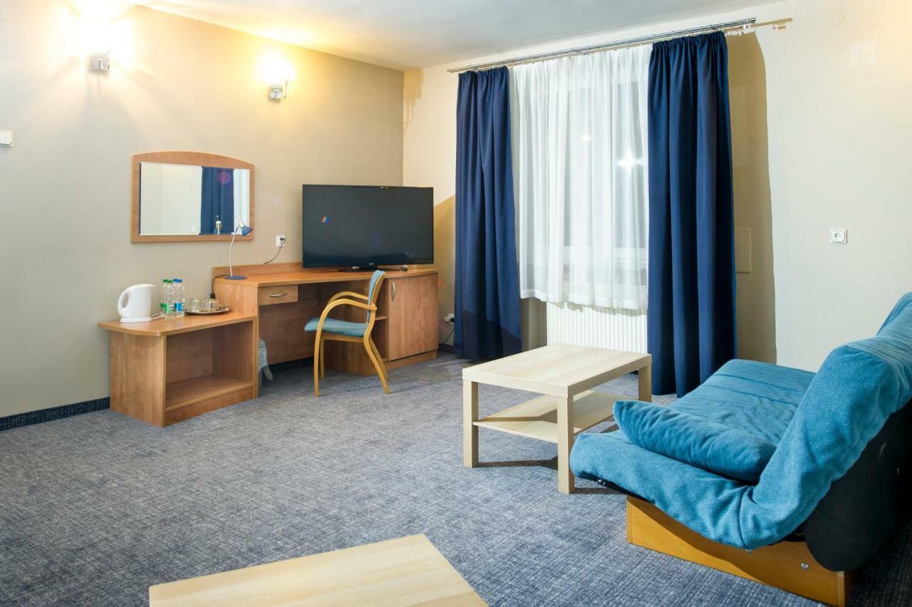 Wawrzkowizna Hotell Rząsawa Eksteriør bilde